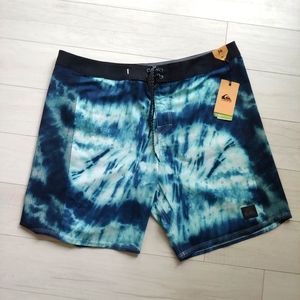 Quiksilver NEW Highlite Arch 19 Boardshorts
